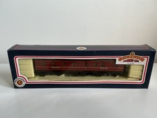 Bachmann 34-325 BR 50ft Parcel Van M31386M Crimson - Boxed OO