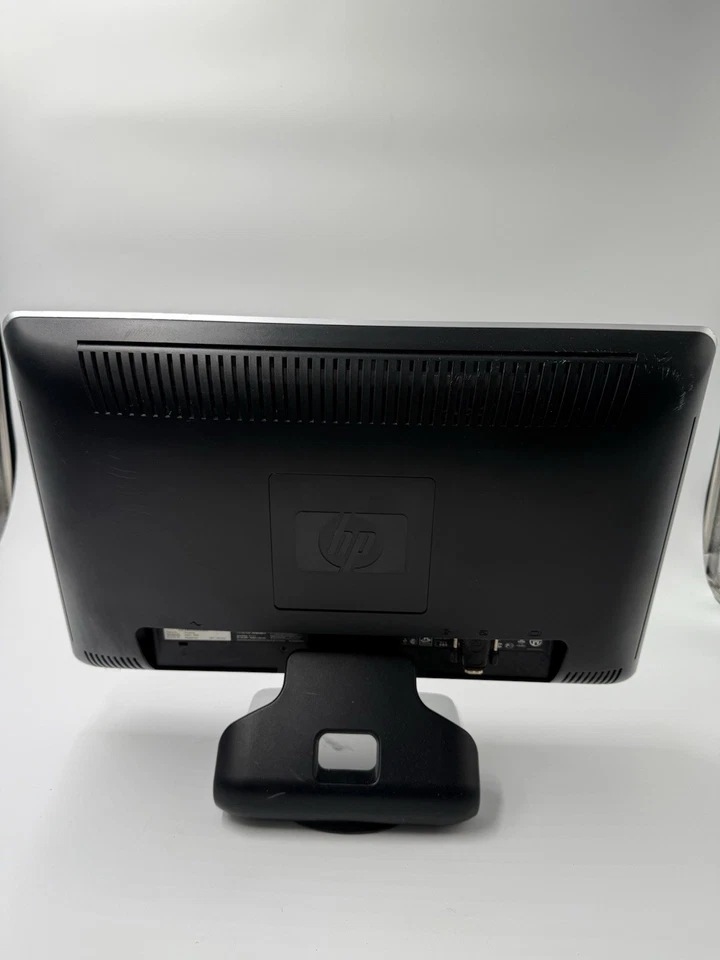 HP 20" LCD Computer Display Monitor w/ Stands (2009m, FV583AA) - Image 4 of 4