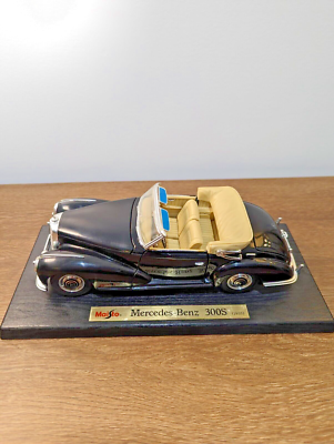 Maisto 1955 Mercedes-Benz 300S 1:18 Scale Diecast Car Special
