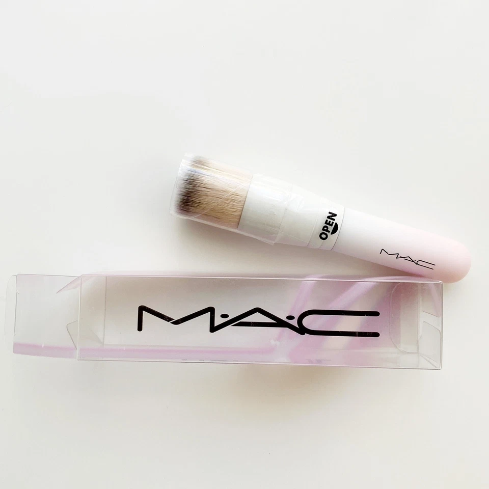 MAC X LISA Lightful C3 Foundation Brush ~ Limited Edition~ New in Box - Image 2 of 4
