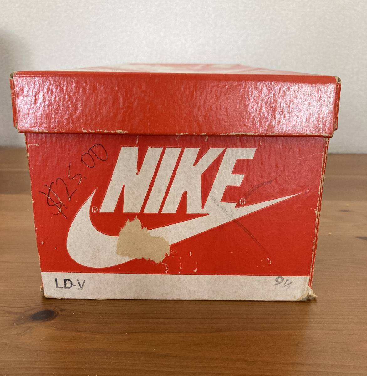 NIKE LDV Yellow x Blue Vintage 80s New Dead Stock Made in USA US9