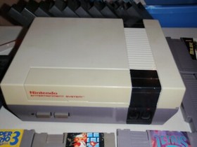 Nintendo NES System w/10 Games Mario 3 Metal Gear Blaster Master Tetris More