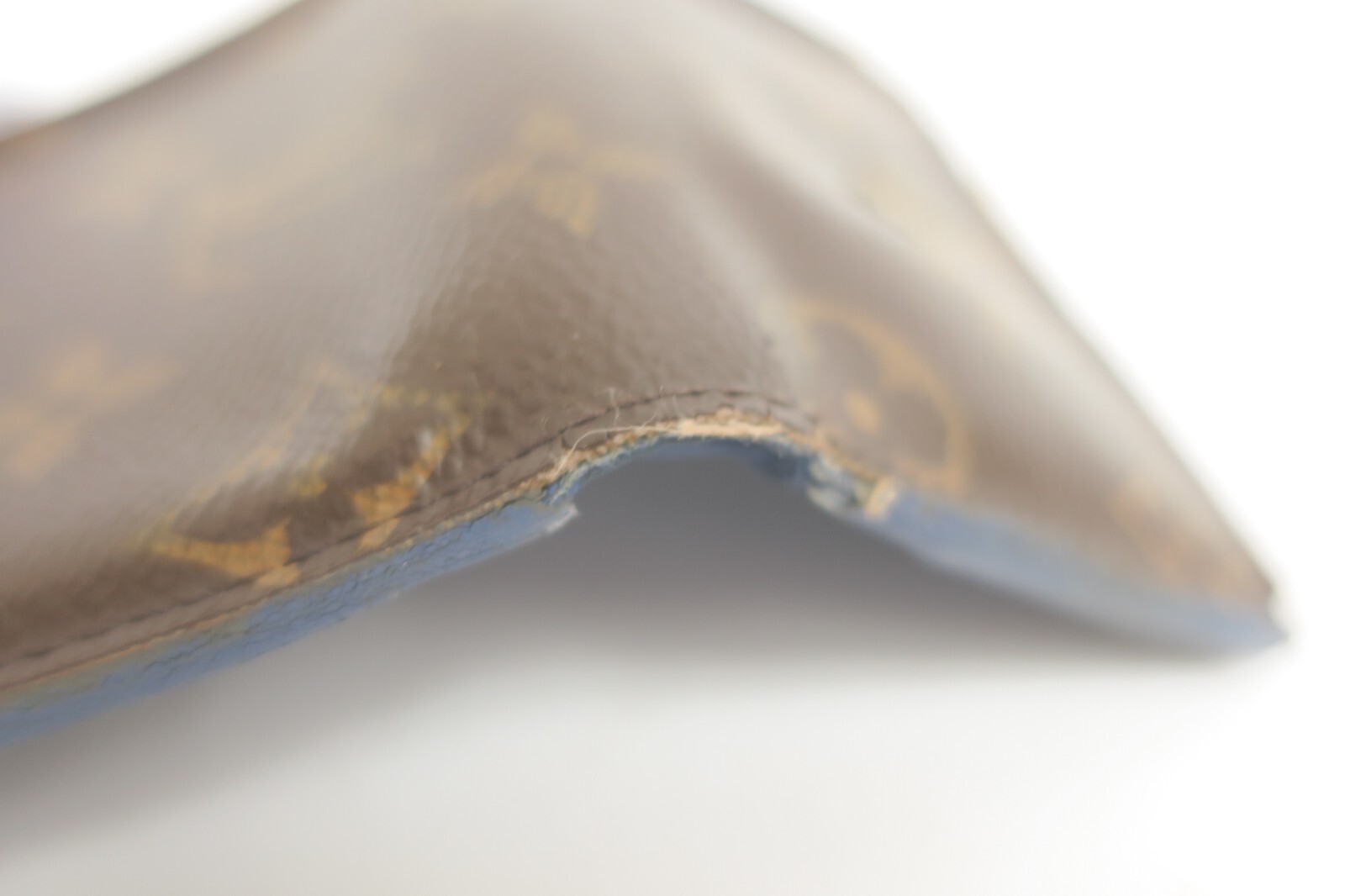 Authentic LOUIS VUITTON Monogram Zoe Compact Wallet #33630