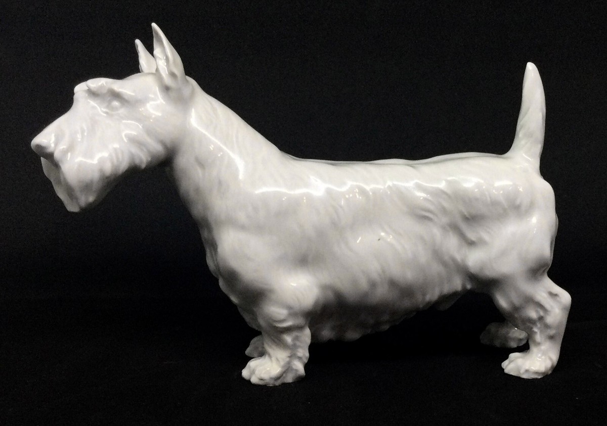 洋書 Meissen Porcelain Dogs 1875-1925 Meissen Blanc De Chine Porcelain Dog Scottish Terrier Figurine
