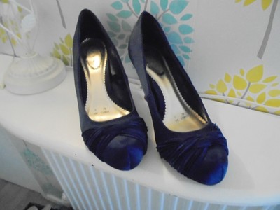debut navy shoes