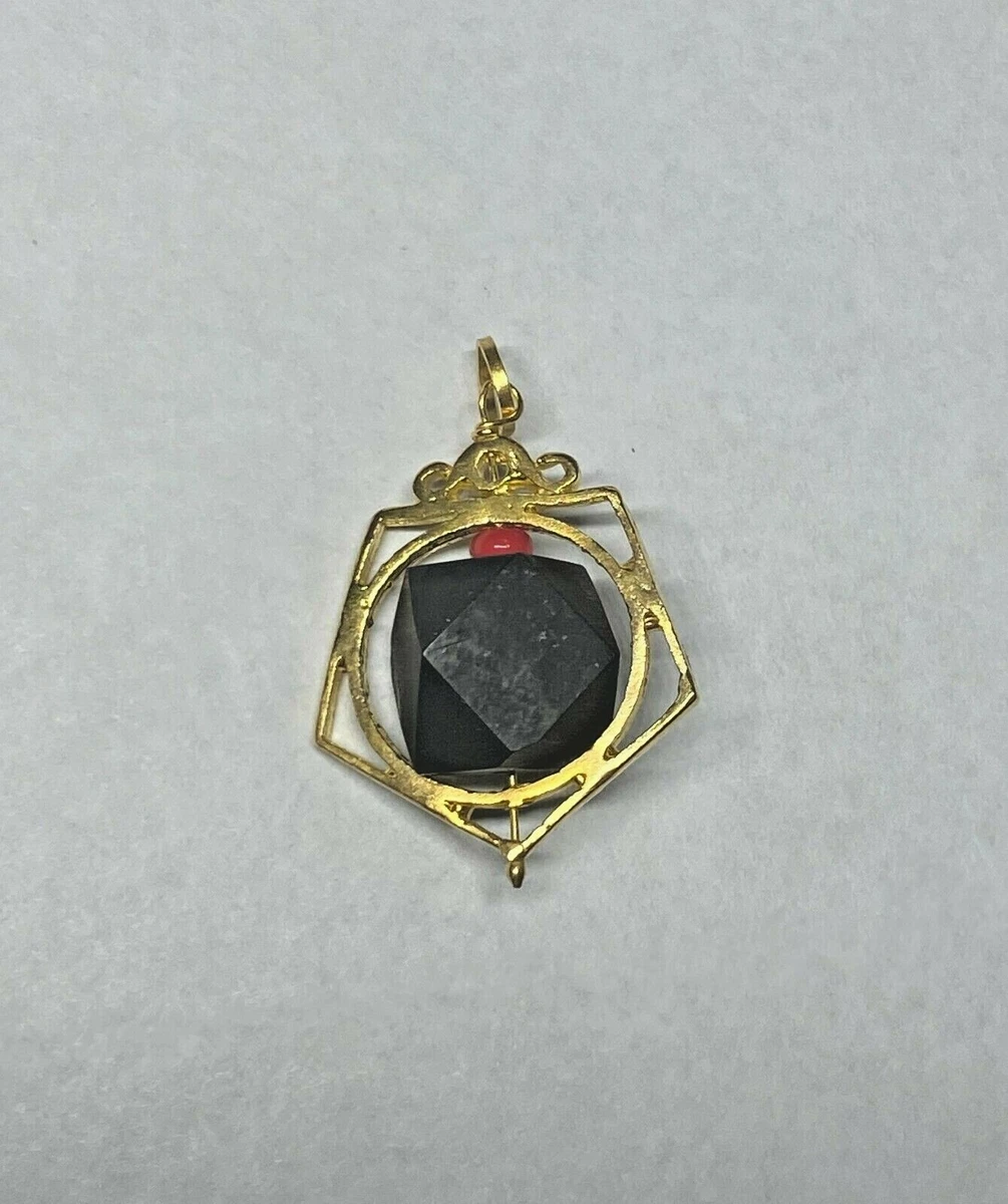 Azabache pendant hotsell