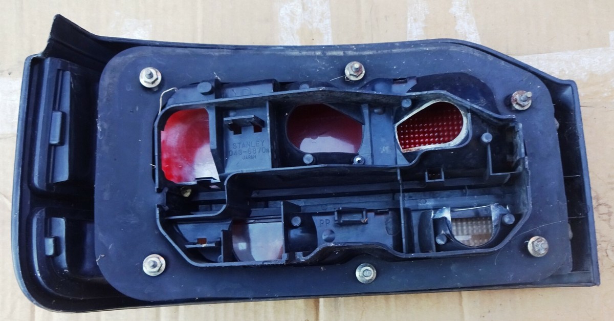 MAZDA 323 BF 5DRS H/B MODEL 1985 87 TAIL LIGHT RH STANLEY 043