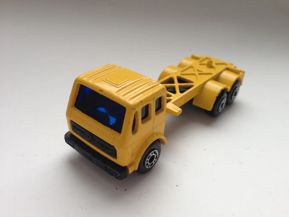 Matchbox Superfast No. 42 - Mercedes-Benz NG 1632 - Container Truck - England - Bild 2 von 4