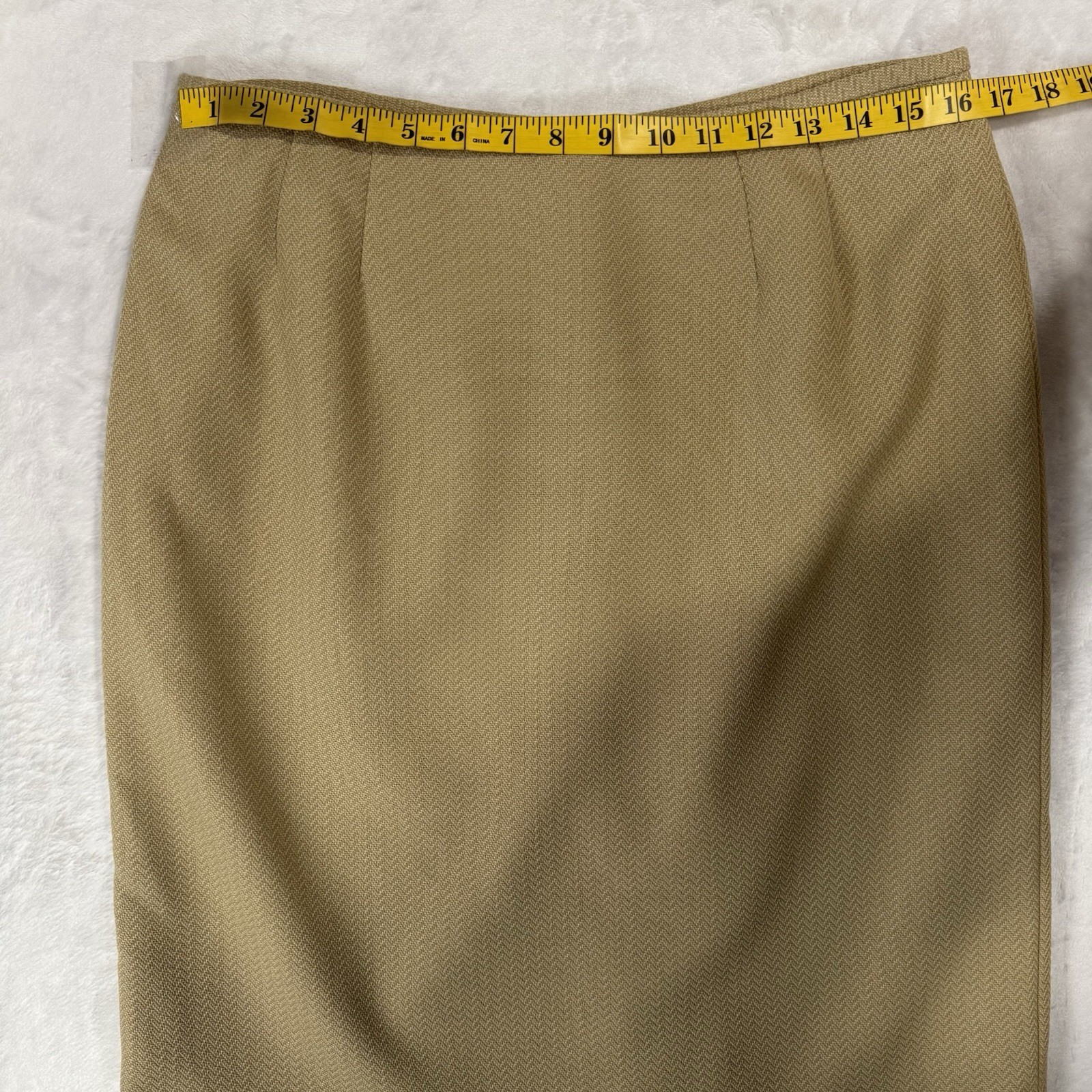 Le Suit 2 Pc Blazer Skirt Suit Set Size 12 P Khaki Tan Peak Lapel Tailored Retro