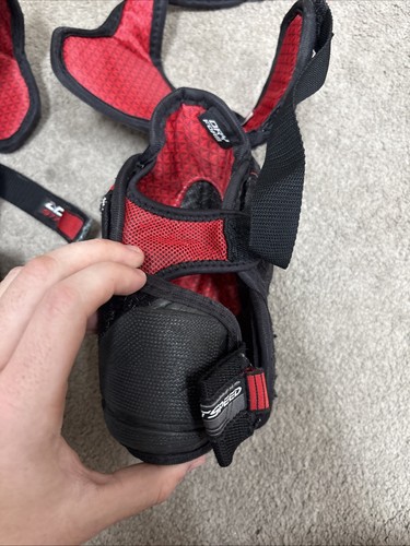 CCM Tacks rot & schwarz JR Medium Hockey Ellenbogenschoner JDP Kappe - Bild 8 von 10