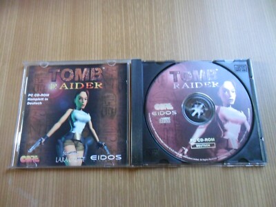 (PC) - TOMB RAIDER featuring LARA CROFT