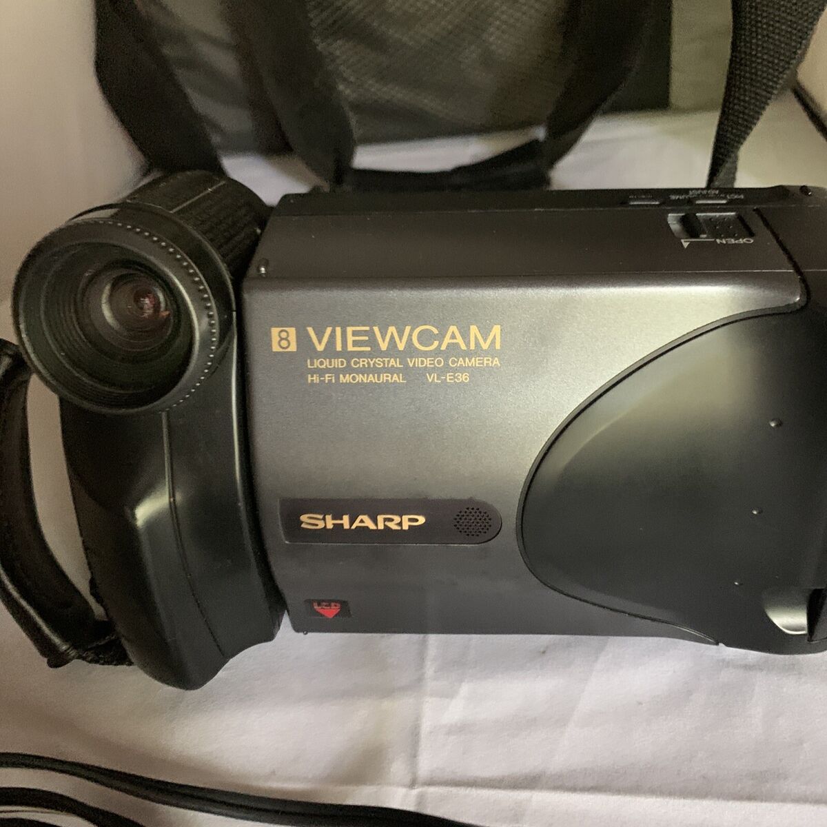 Sharp Viewcam VL-E36 8mm Video Camcorder Recorder With Case Sharp Viewcam VL-E36 8mm Video Camcorder Recorder With Case