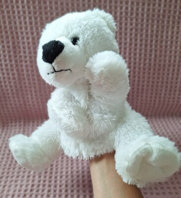 Süße weiße Eisbär Handpuppe. Seltene Augenfarbe - grau und schwarz. Höhe 28 cm. Sauber