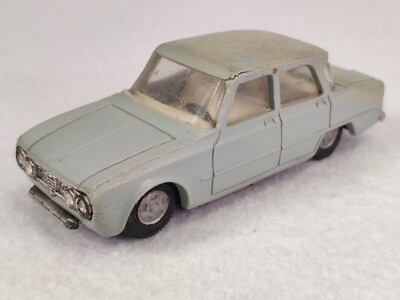 Modeltoys Alfa Romeo Plus 1/43 Livre la Petite Poule Diecast Polistil