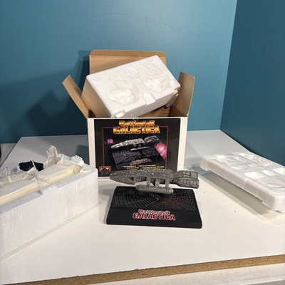 #ad 1996 BATTLESTAR GALACTICA Legends in 3 Dimensions Ron Mendell Model # CM1507 $59.99