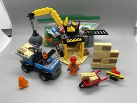 LEGO Juniors 10667 Construction Site &ndash; Complete Set with Minifigure