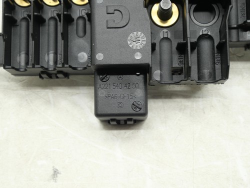 Used Cabin Fuse Junction Terminal Block Box 2007-2013 Mercedes Benz S550 OEM - Picture 8 of 8