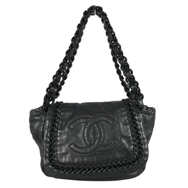 CHANEL Luxury line Leather Shoulder bag