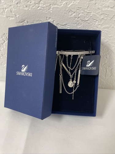 Pinza de pelo transparente Blanche Swarovski impresionante y con monograma - Imagen 9 de 12
