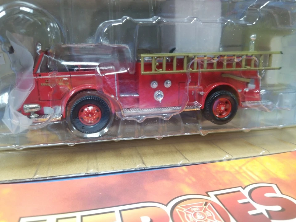CORGI HEROES UNDER FIRE AMERICAN LAFRANCE 700 OPEN CAB WASHINGTON, DC NEW - Image 2 of 4