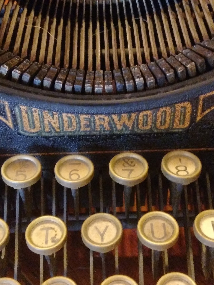 Antique UNDERWOOD NO.3 18