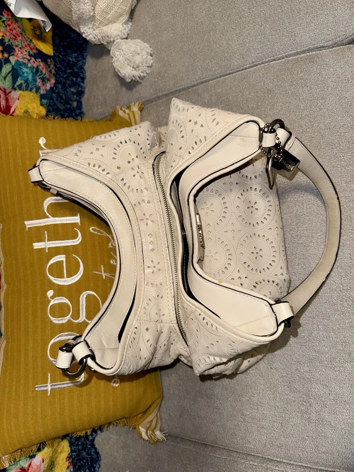 Coach Madison Maggie Hobo Laser Cut Ivory White Leather Shoulder Bag - Image 3 of 4