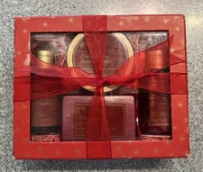 2004 The Body Shop Cranberry Gift Set Shower Gel Body Butter Shimmer Lotion Soap