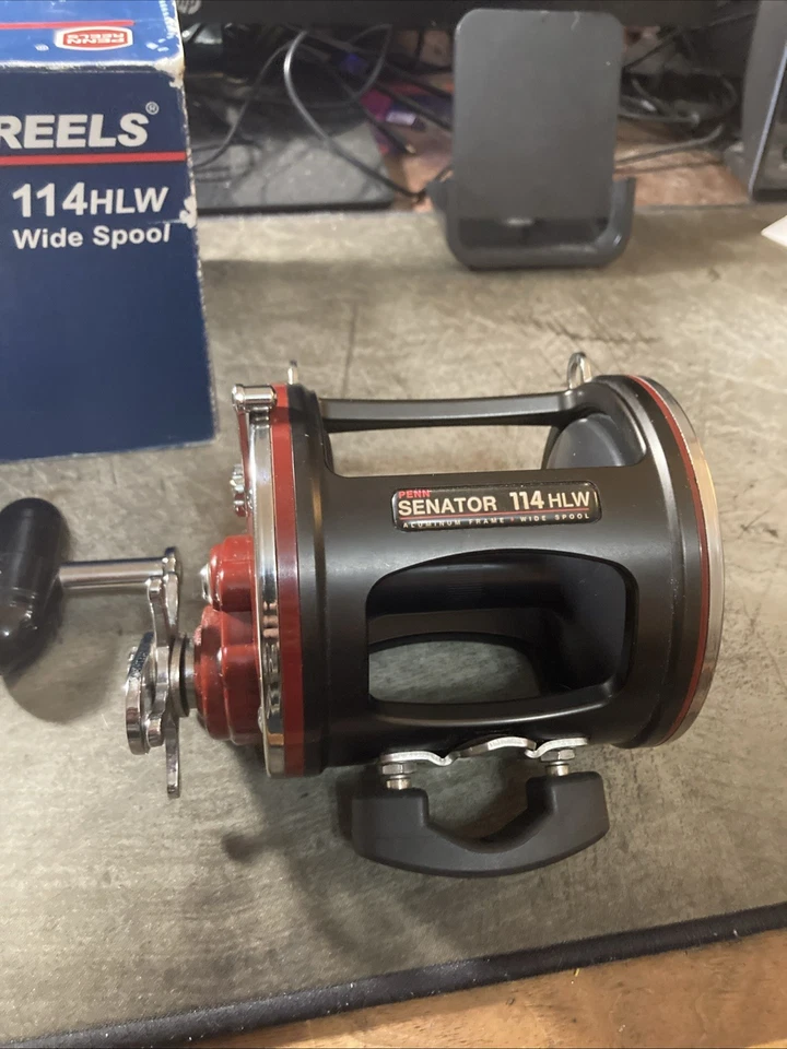 Carrete de pesca ancho Penn 114HLW Senator II 6/0 con carrete de aluminio y marco de aluminio Foto 2 de 4