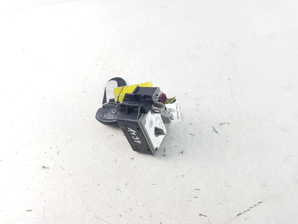 MERCEDES VITO IGNITION LOCK WITH KEY A4479000811 W447 2015 - Image 4 of 4