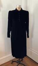 Vintage 1970's Oscar de la Renta Pleated Black Velvet Dress