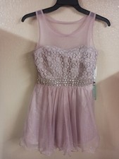 My Michelle Juniors Sleeveless Sweetheart Formal Dress Champaign Color Size 9