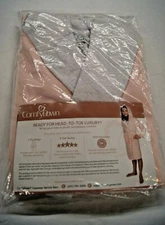 ComfyDown Kids Luxury Pink Hooded Pink Bathrobe Soft Plush Sz Small 4-5 yrs