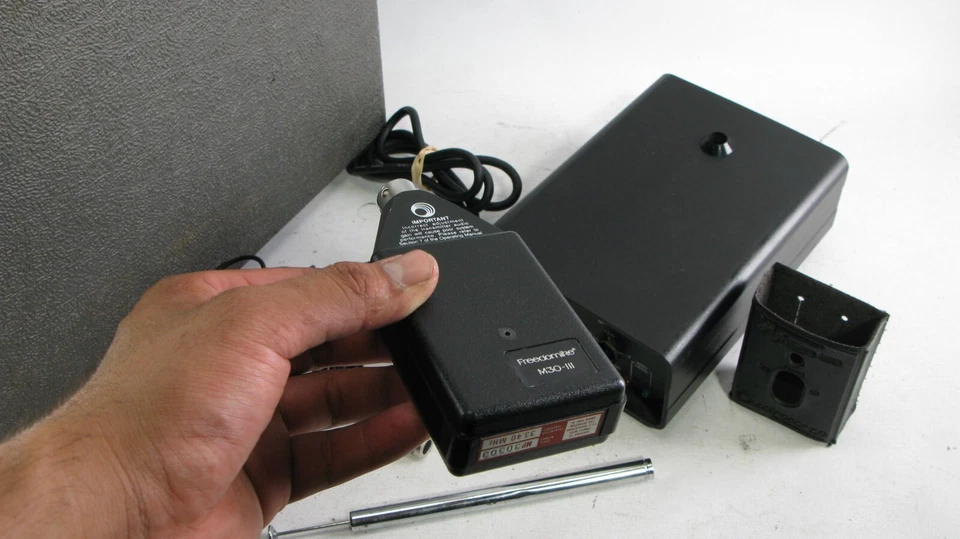 Lectrosonics FREEDOMIKE VHF Receiver R33A w/ Case And Accessories *Untested S11 - Image 3 of 4