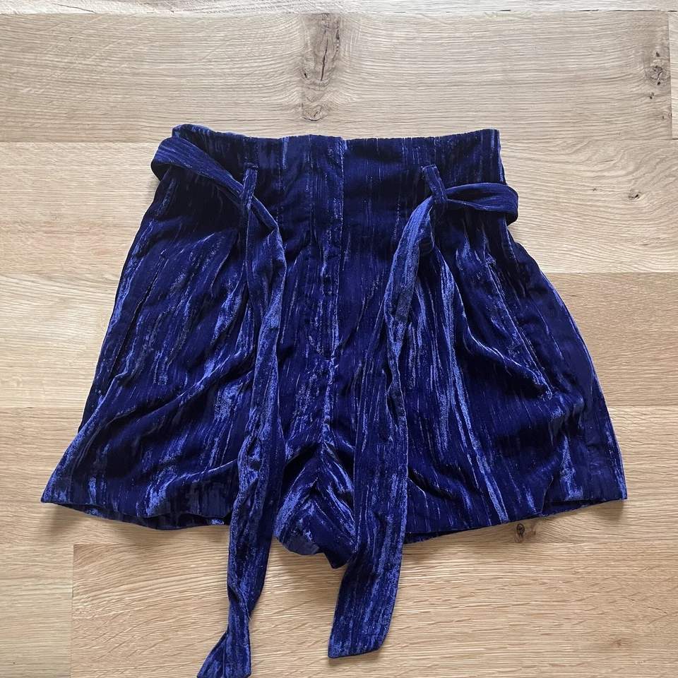 Pantalones cortos Topshop azul marino de terciopelo aplastado tiro alto con cinturón para mujer talla 4 elegante glamour Foto 3 de 4