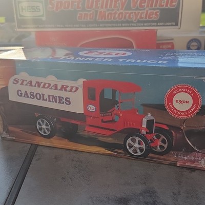 Exxon Collector's Series 1918 Esso 1:32 Diecast Tanker Truck Lights LE