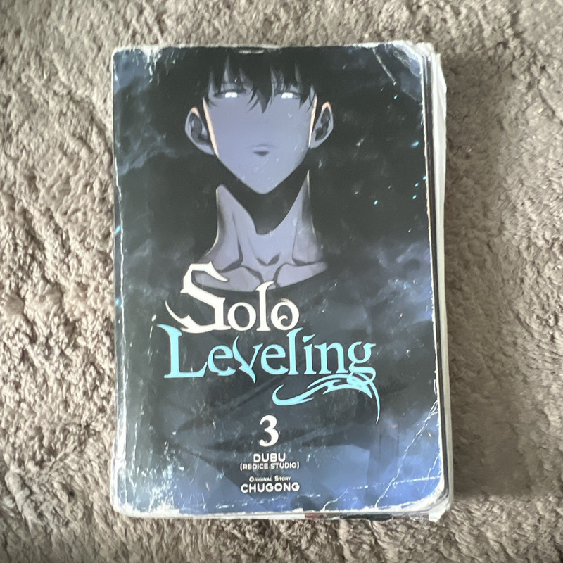 Yen Press Solo Leveling Issue 3 Softcover Manga (English) by Chugong
