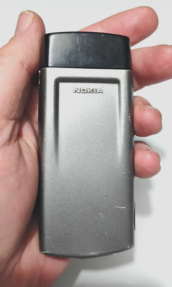 CELLULARE NOKIA 8850 VINTAGE NON FUNZIONANTE PER PARTI DI RICAMBIO LOTTO STOCK - Immagine 3 di 4