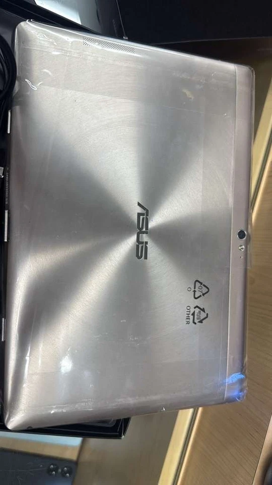 ASUS Transformer Pad Infinity (TF700T - C1 - CG 64GB Gold - Image 2 of 4