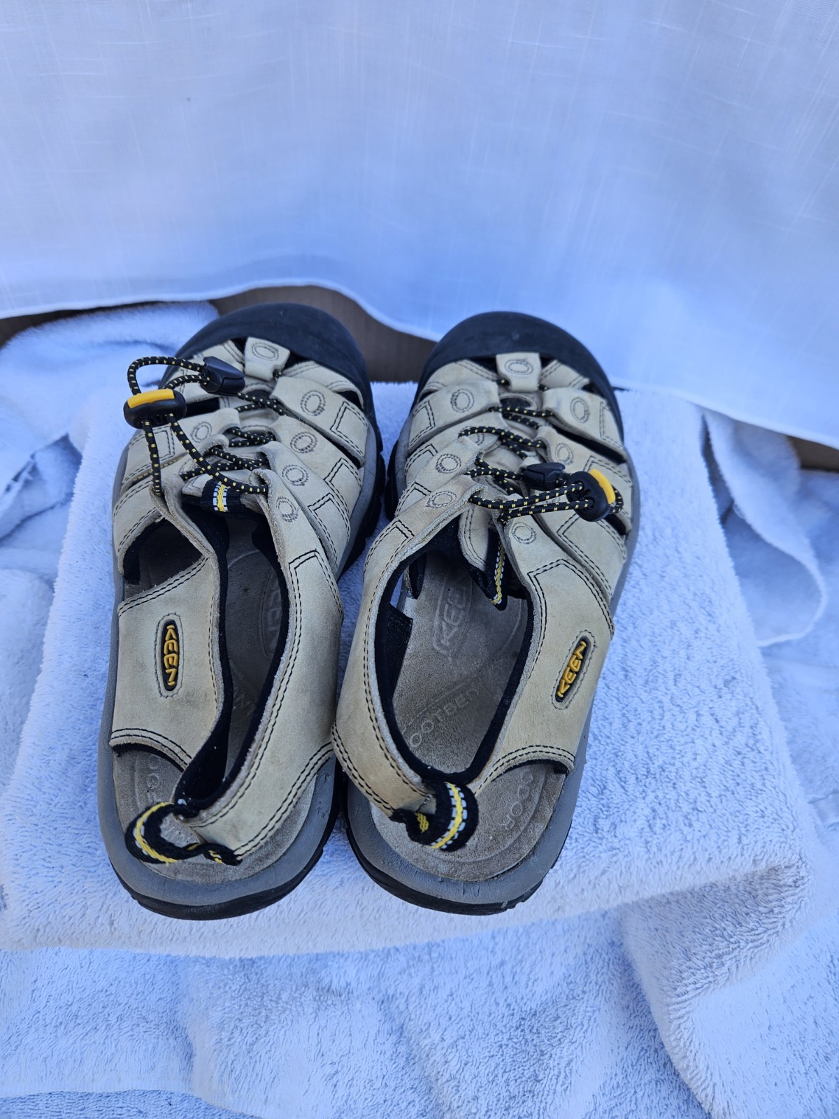 Sandali Keen donna taglia 7 5 comodi escursionismo trail impermeabili marrone nero usati in ottime condizioni