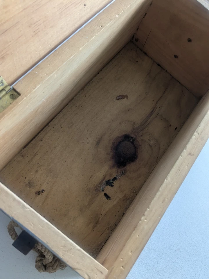 OSSINING, NY.  SING SING PRISON, INMATE MADE? DOVETAILED MINI SEAMAN CHEST. BLUE - Image 4 of 4