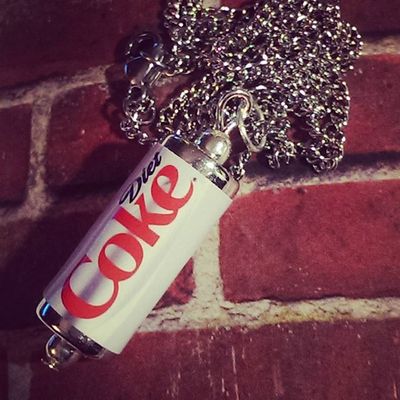 Coole DIÄT KOKSDOSE HALSKETTE Neuheit SODA Getränk COCA COLA gemischt Dolly HANDGEFERTIGT