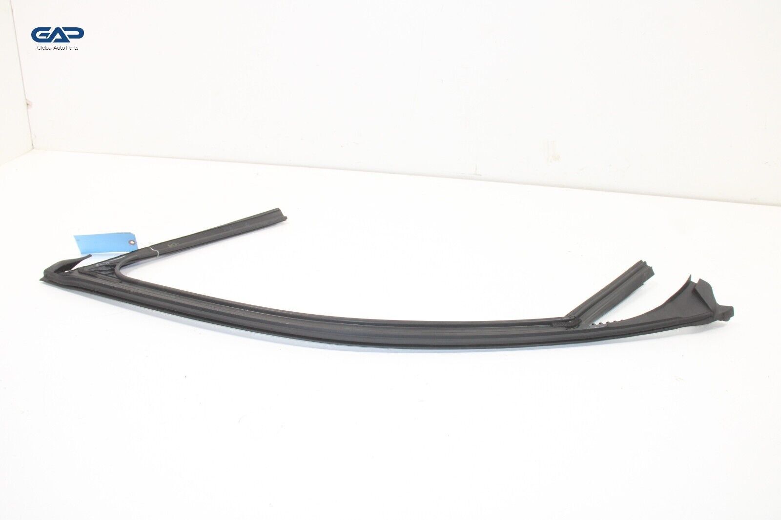 2023 - 2024 MASERATI GRECALE FRONT RIGHT DOOR WINDOW GLASS RUN CHANNEL SEAL OEM