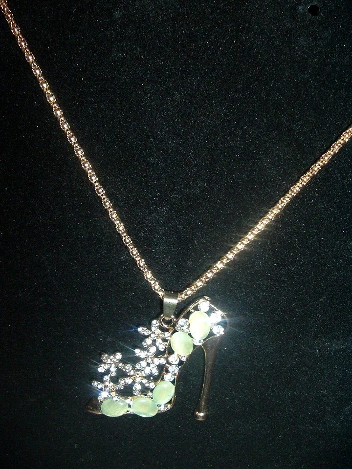 COLLAR COLGANTE ZAPATO TACÓN ALTO ORO ADORNADO CRISTAL ÓPALO Betsey Johnson Foto 2 de 4