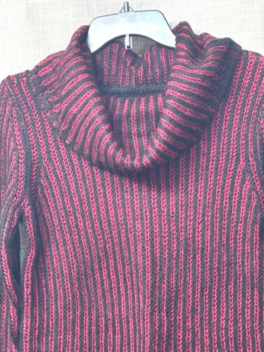DKNY Jeans gestreifter Wasserfallausschnitt Mixed Knit Tank Sweater, Syrah, M - Bild 11 von 13