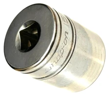 New Snap-on™ FS301 3/8" Drive 15/16" SAE 6-point Shallow Chrome Socket