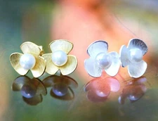 Natural Pearl Trillium Flower Stud Earrings Sterling Silver 925 and Gold Vermeil