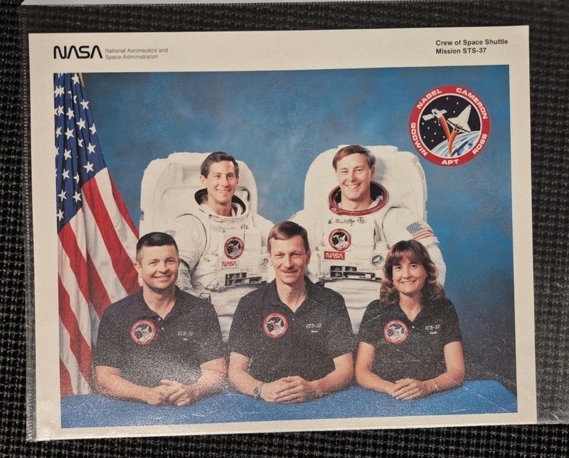 18 Original Official NASA Space Shuttle Crew Mission Lithographs - See Notes 