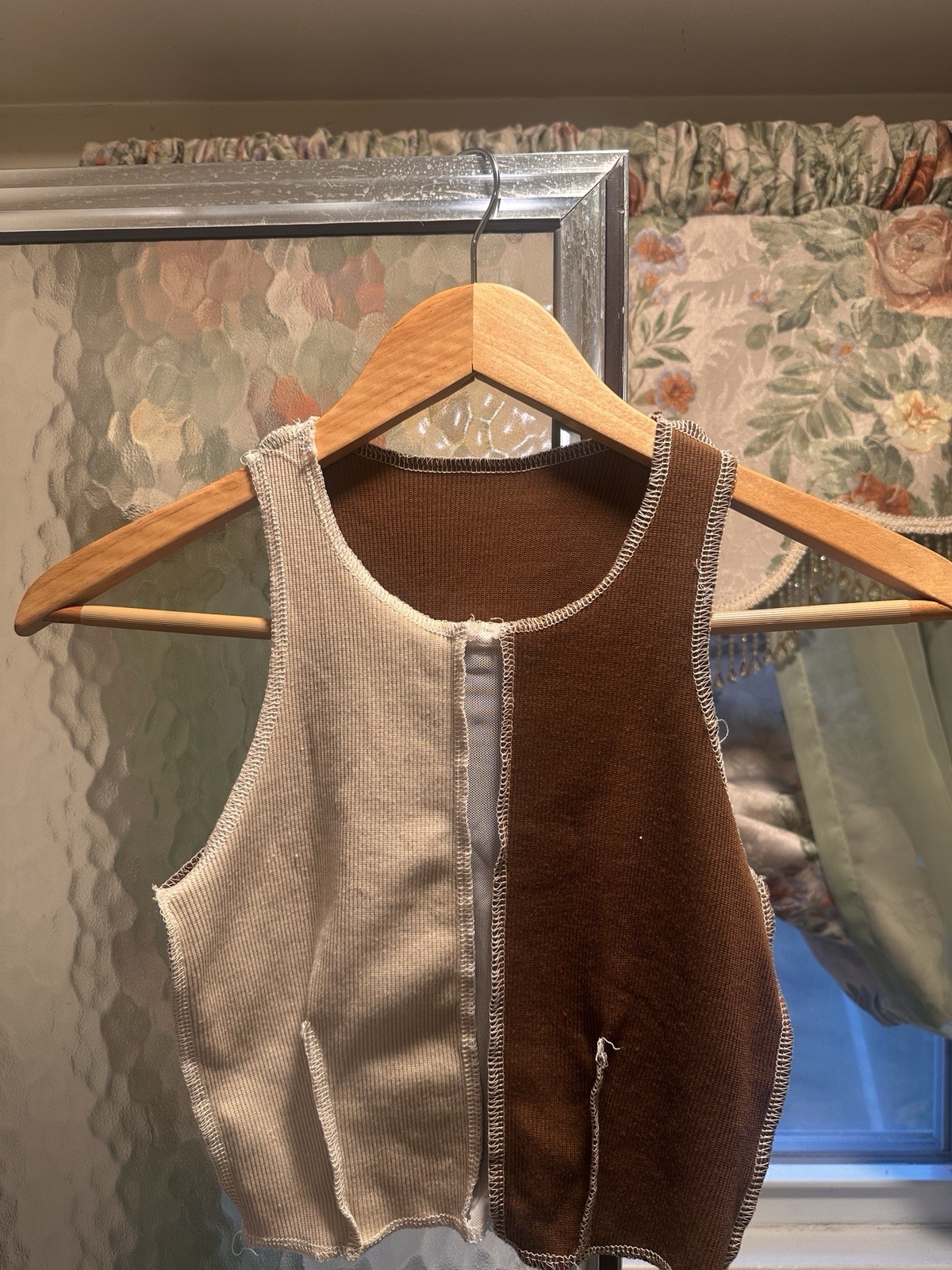 Colorblock Brown Beige Cropped Knit Tank Top Women's XS 95% Polyester Sleeveless