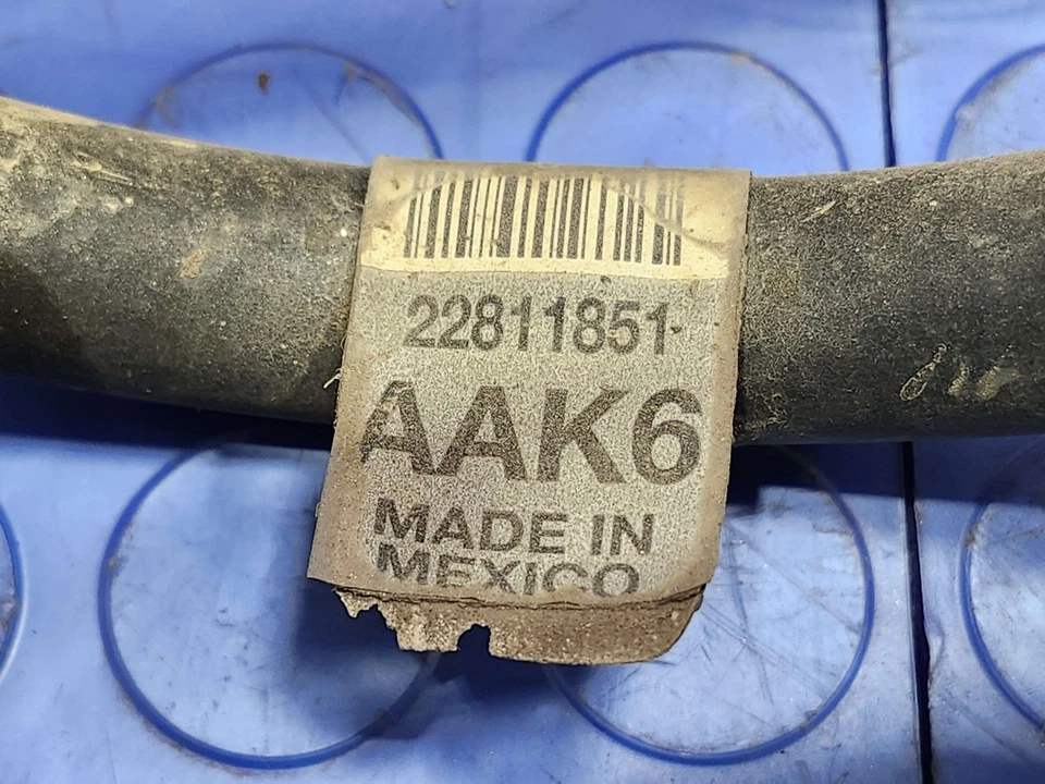 Conjunto de mola helicoidal de suspensão traseira suburbana Chevy Tahoe 2007-2014 fabricante de equipamento original 22811851 - Imagem 3 de 4