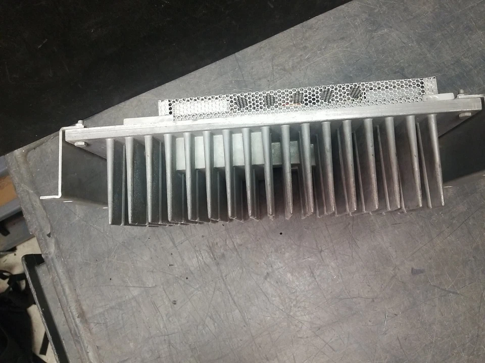 Motorola TLD1693E Repetidor VHF Amplificador/PA, 150-174 MHz __ Foto 2 de 4